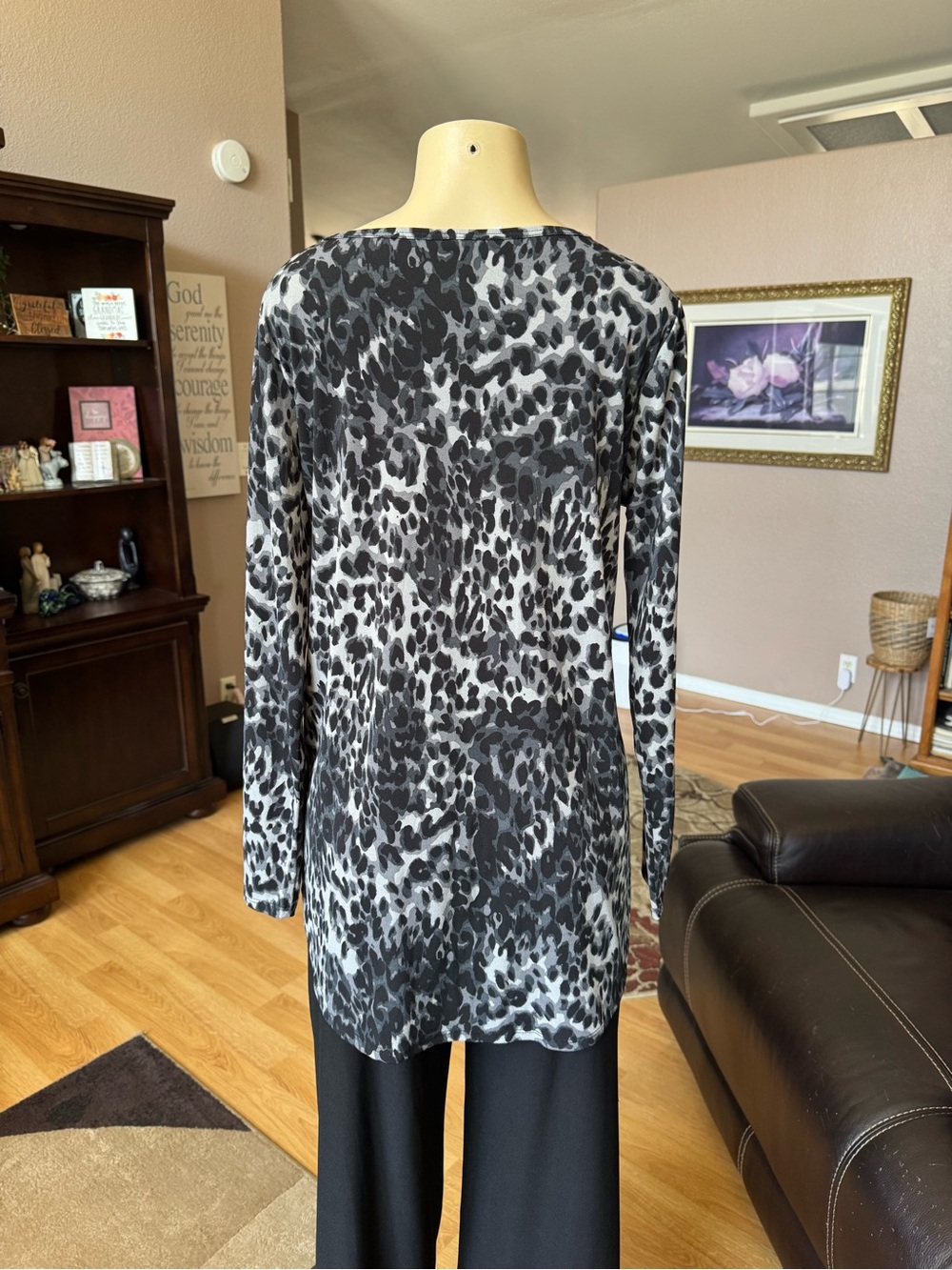 Lularoe black & gray animal print scoop neck tunic-size XL - Picture 2 of 9